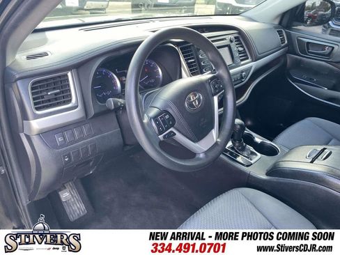 Used 2019 Toyota Highlander LE image 52
