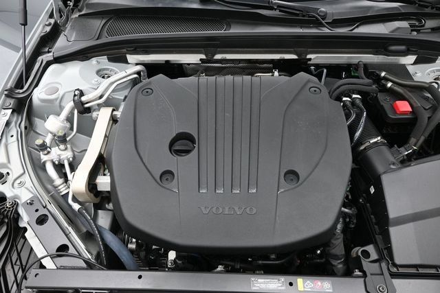 Used 2025 Volvo S60 B5 Plus FWD image 34