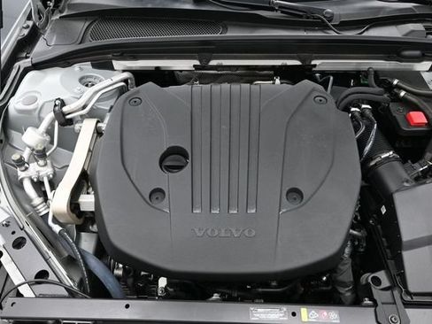 Used 2025 Volvo S60 B5 Plus FWD image 34