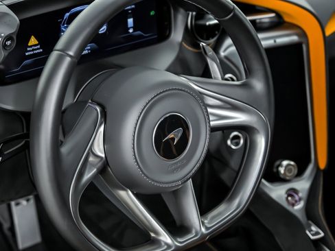 Used 2024 McLaren 750S Spider RWD image 26