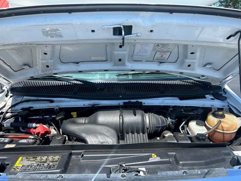 Used 2015 Ford E-350 and Econoline 350 Super Duty image 33