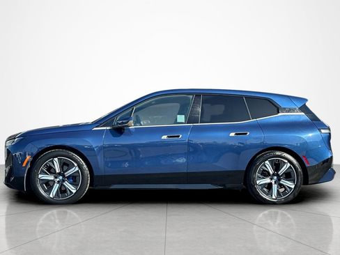 Used 2022 BMW iX xDrive50 w/ Premium Package AWD/4WD image 2