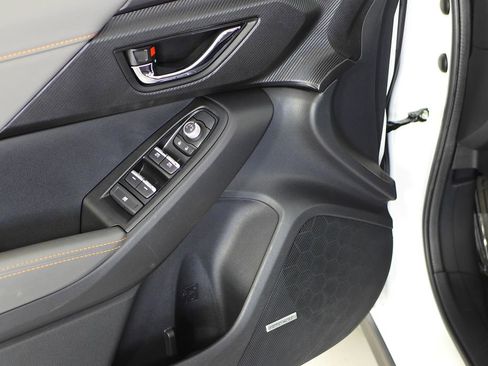 Certified 2025 Subaru Crosstrek 2.5i Limited w/ Crosstrek Mirror Package image 12