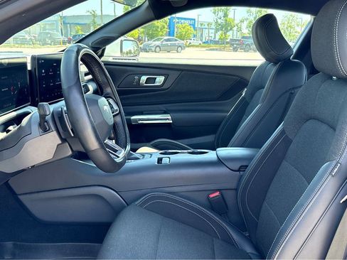 Used 2025 Ford Mustang GT RWD image 14