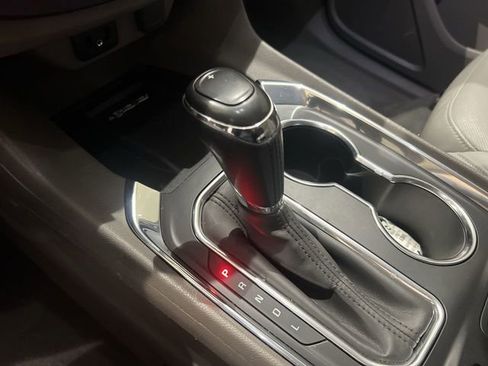 Used 2018 Chevrolet Traverse Premier w/ Driver Confidence II Package image 14