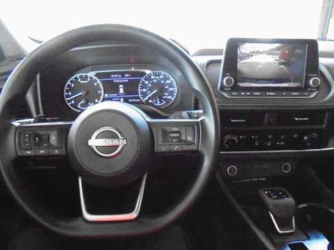 Used 2023 Nissan Rogue S image 6