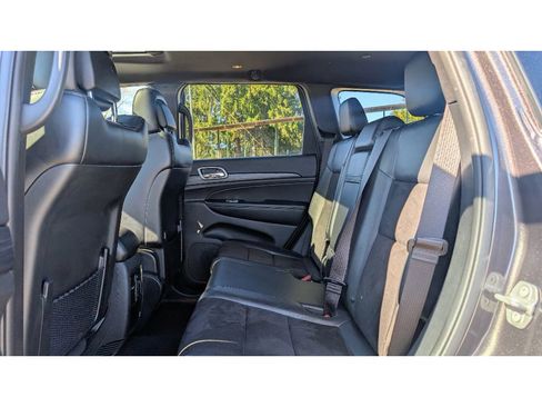 Used 2020 Jeep Grand Cherokee Laredo w/ Laredo X Package image 18