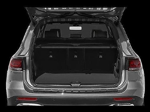 Used 2023 Mercedes-Benz GLB 250 4MATIC image 10
