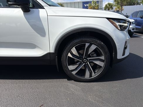 Certified 2023 Volvo XC40 B5 Ultimate w/ Protection Package Premier AWD/4WD image 13