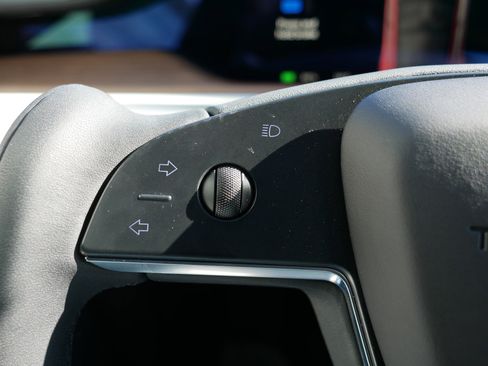 Used 2023 Tesla Model S image 31