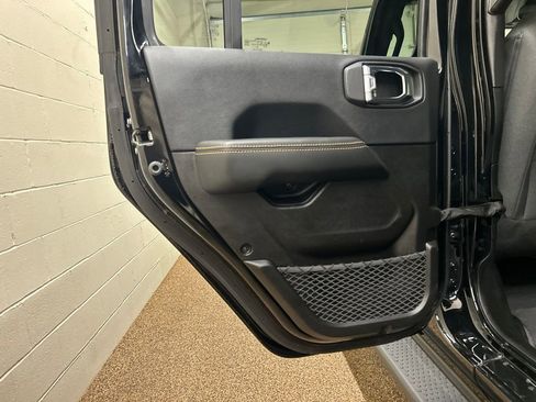 Used 2025 Jeep Wrangler Unlimited Sahara AWD/4WD image 14