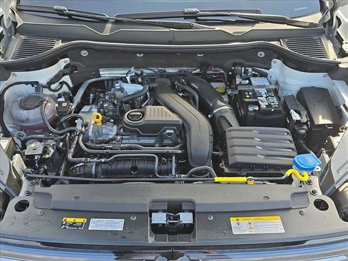 Used 2026 Volkswagen Taos SE FWD image 19