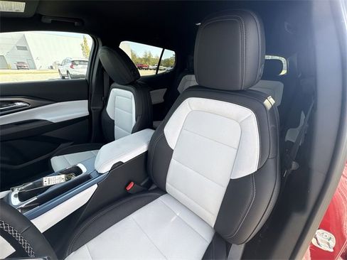 New 2025 Chevrolet Equinox EV LT image 20