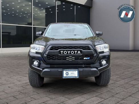 Used 2019 Toyota Tacoma SR5 AWD/4WD image 8