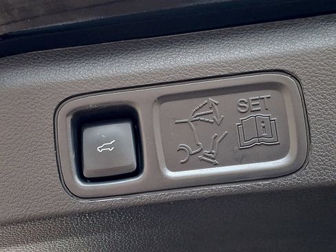 Used 2023 Ford Expedition Platinum image 31