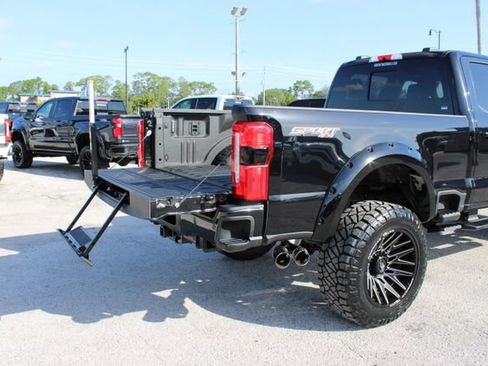 Used 2024 Ford F250 Lariat w/ Lariat Ultimate Package AWD/4WD image 11