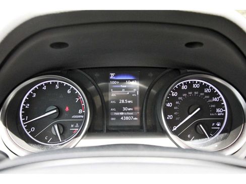 Used 2023 Toyota Camry SE FWD image 14