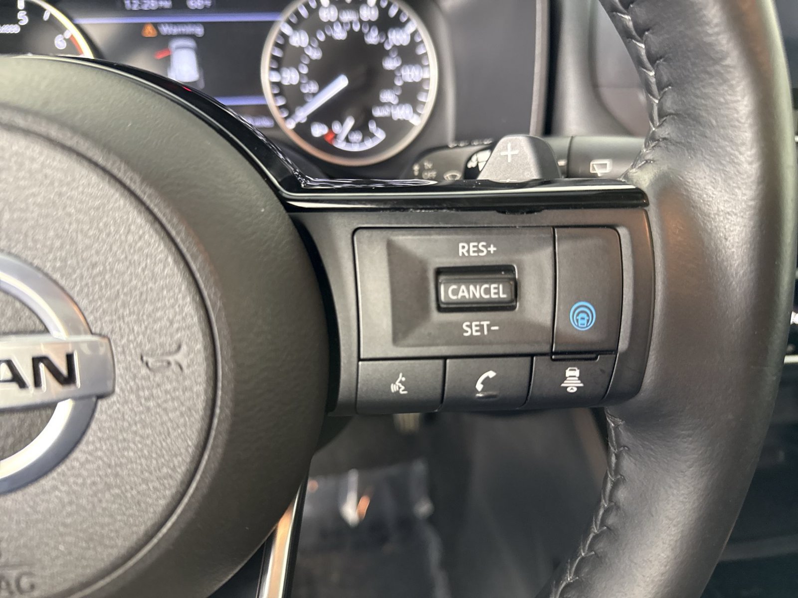 Used 2021 Nissan Rogue SV w/ Premium Package AWD/4WD image 13