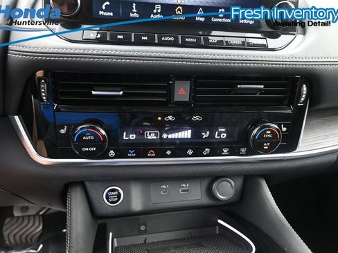 Used 2023 Nissan Rogue Platinum w/ Platinum Premium Package FWD image 22