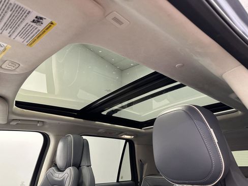 Used 2020 Lincoln Navigator L Black Label w/ Cargo Convenience Package image 15