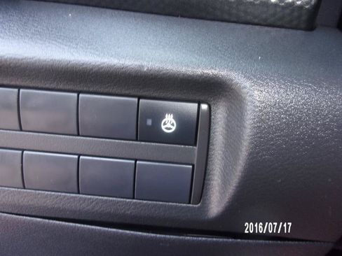 Used 2021 Nissan Kicks SV FWD image 18