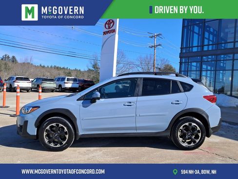 Used 2021 Subaru Crosstrek 2.0i Premium w/ Moonroof Package image 2