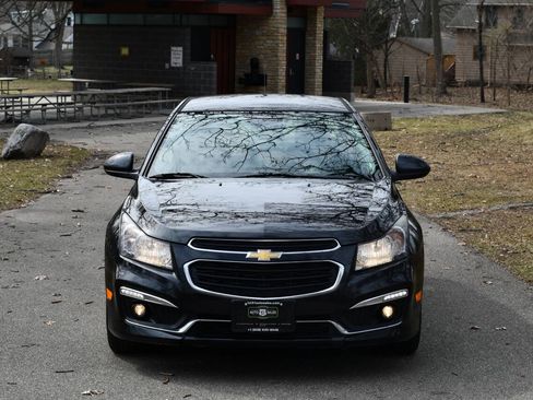 Used 2016 Chevrolet Cruze LT FWD image 2
