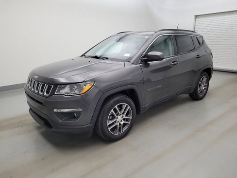 Used 2020 Jeep Compass Latitude FWD image 2