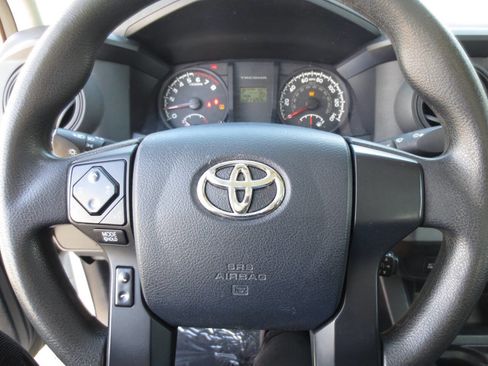 Used 2017 Toyota Tacoma SR w/ SR Convenience Package image 13