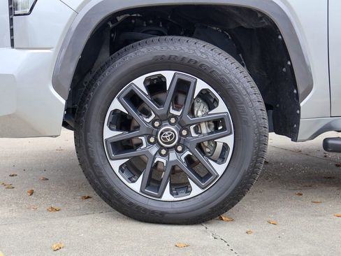 Used 2023 Toyota Tundra Limited image 25