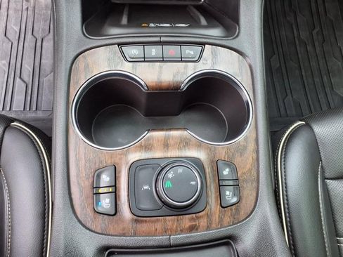 Used 2023 GMC Acadia Denali w/ Denali Ultimate Package image 15