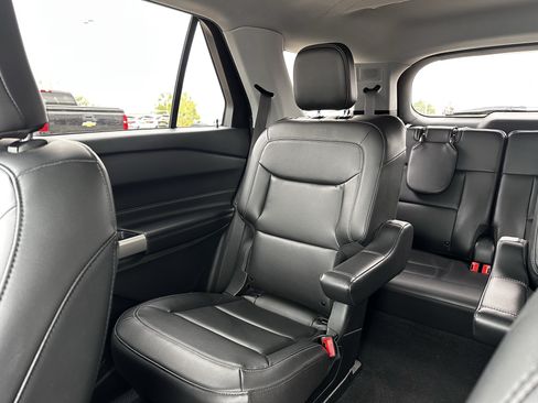 Certified 2024 Ford Explorer XLT w/ Equipment Group 202A AWD/4WD image 12