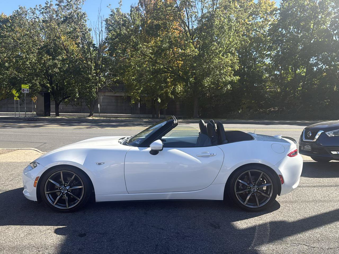 Used 2016 MAZDA MX-5 Miata Grand Touring RWD image 5