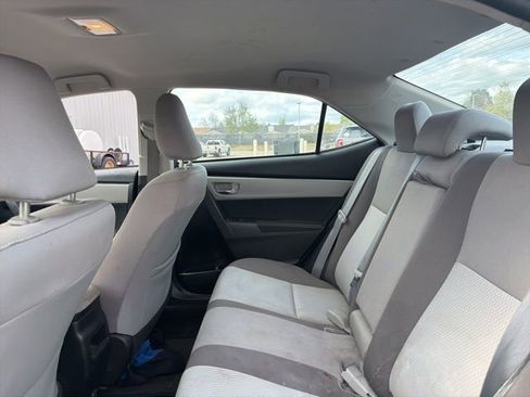 Used 2018 Toyota Corolla LE image 10