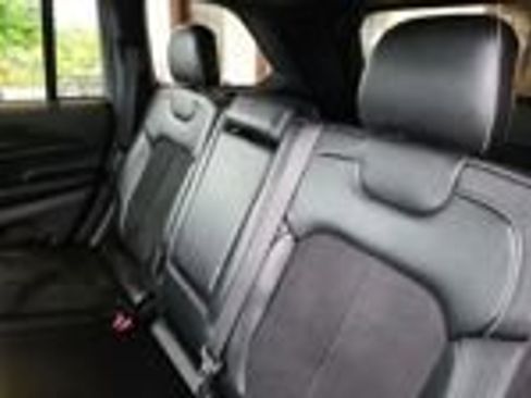 Used 2024 Jeep Grand Cherokee Altitude AWD/4WD image 18