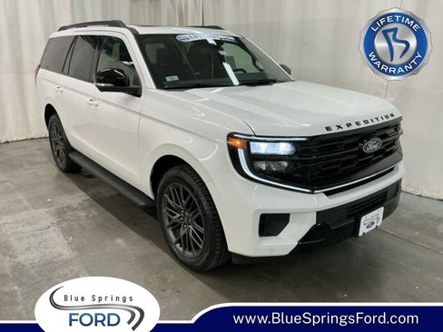 New 2026 Ford Expedition Platinum w/ Stealth Appearance Package AWD/4WD image 1