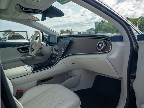 Certified 2023 Mercedes-Benz EQE 500 4MATIC Sedan image 29