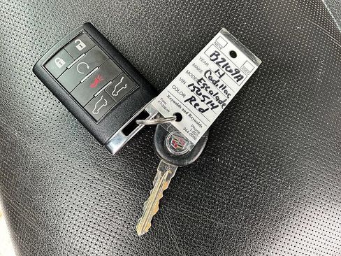 Used 2014 Cadillac Escalade Luxury image 37