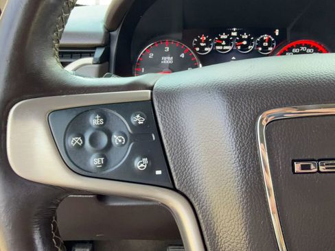 Used 2016 GMC Yukon XL Denali image 19