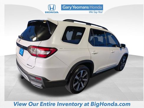 Certified 2024 Honda Pilot Touring image 7