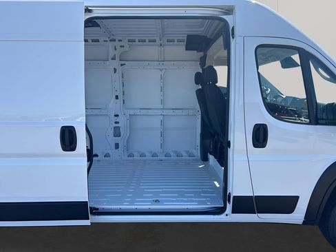Used 2024 RAM ProMaster 3500 w/ Cold Weather Group image 19