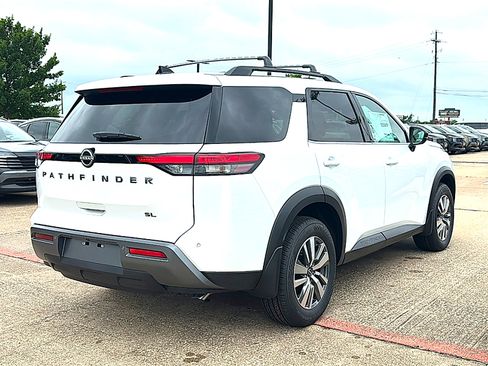 New 2026 Nissan Pathfinder SL FWD image 8