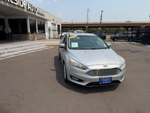 Used 2016 Ford Focus Titanium FWD image 22