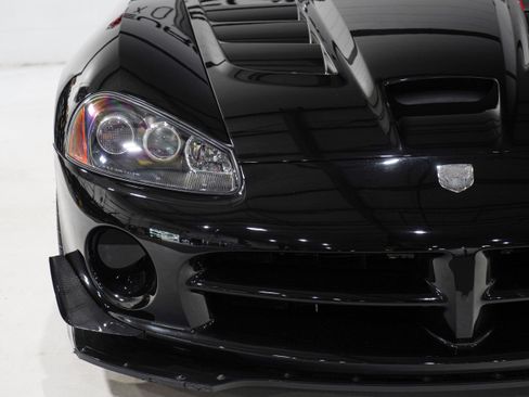 Used 2010 Dodge Viper ACR RWD image 28