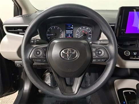 Used 2025 Toyota Corolla LE w/ Convenience Package image 26