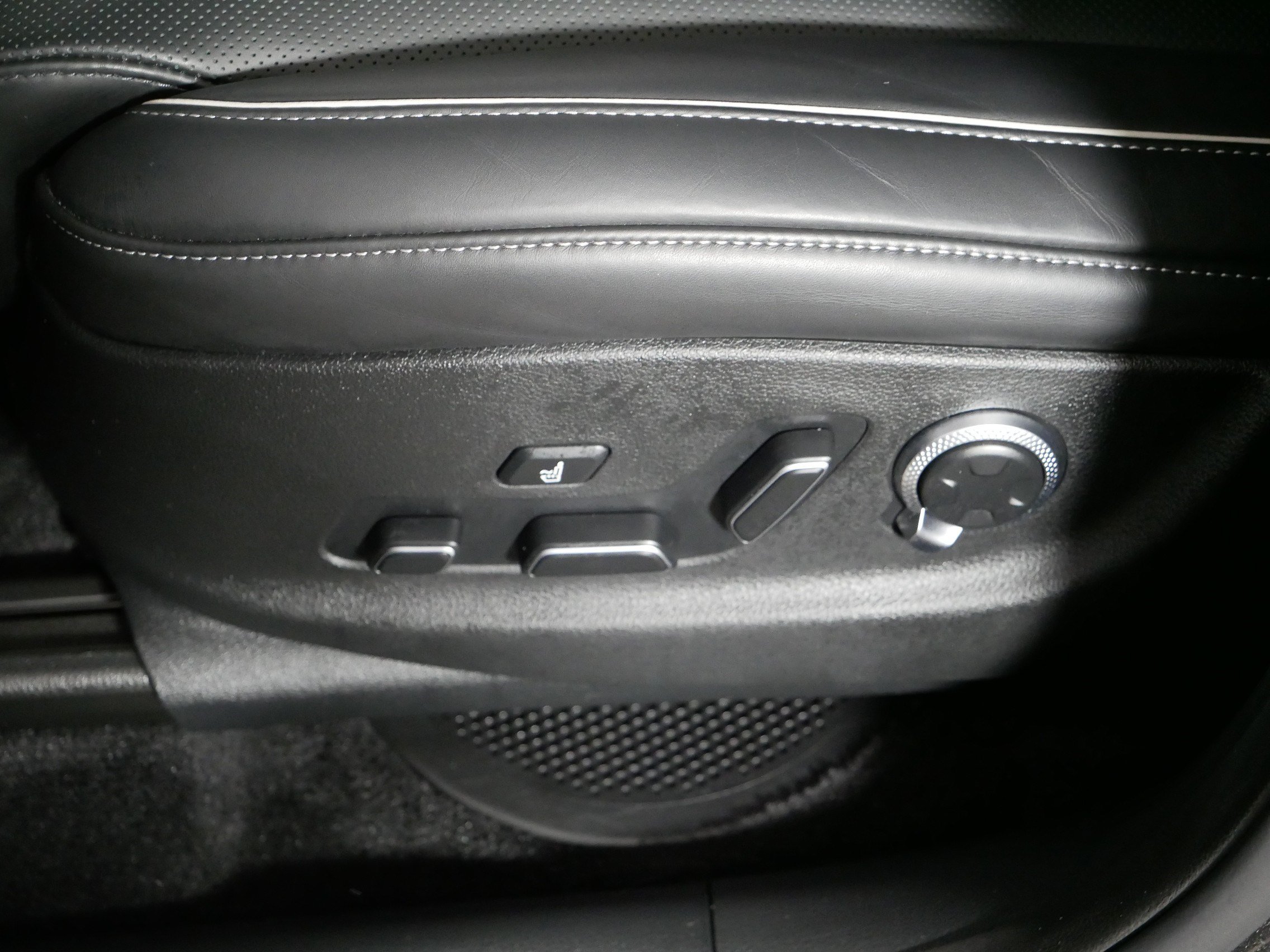 Certified 2025 Genesis GV80 3.5T Prestige AWD/4WD image 20
