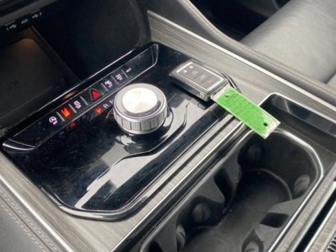 Used 2024 Jeep Wagoneer L Series II w/ Flexible Seating Group image 26