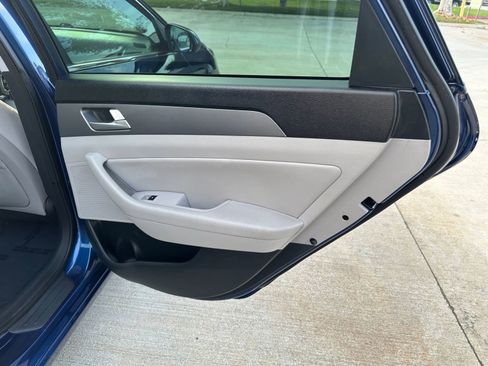 Used 2015 Hyundai Sonata SE w/ Option Group 09 image 12