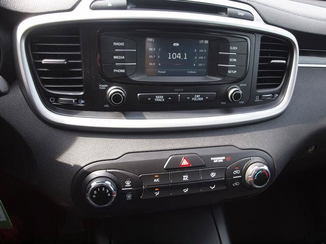 Used 2016 Kia Sorento FWD image 10