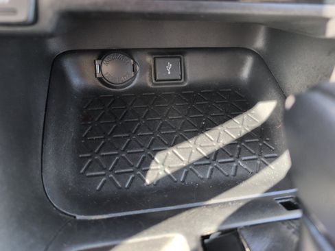Used 2021 Toyota RAV4 LE FWD image 22